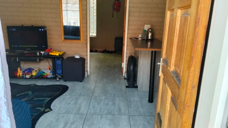 1 Bedroom Property for Sale in Rustenburg Central North West